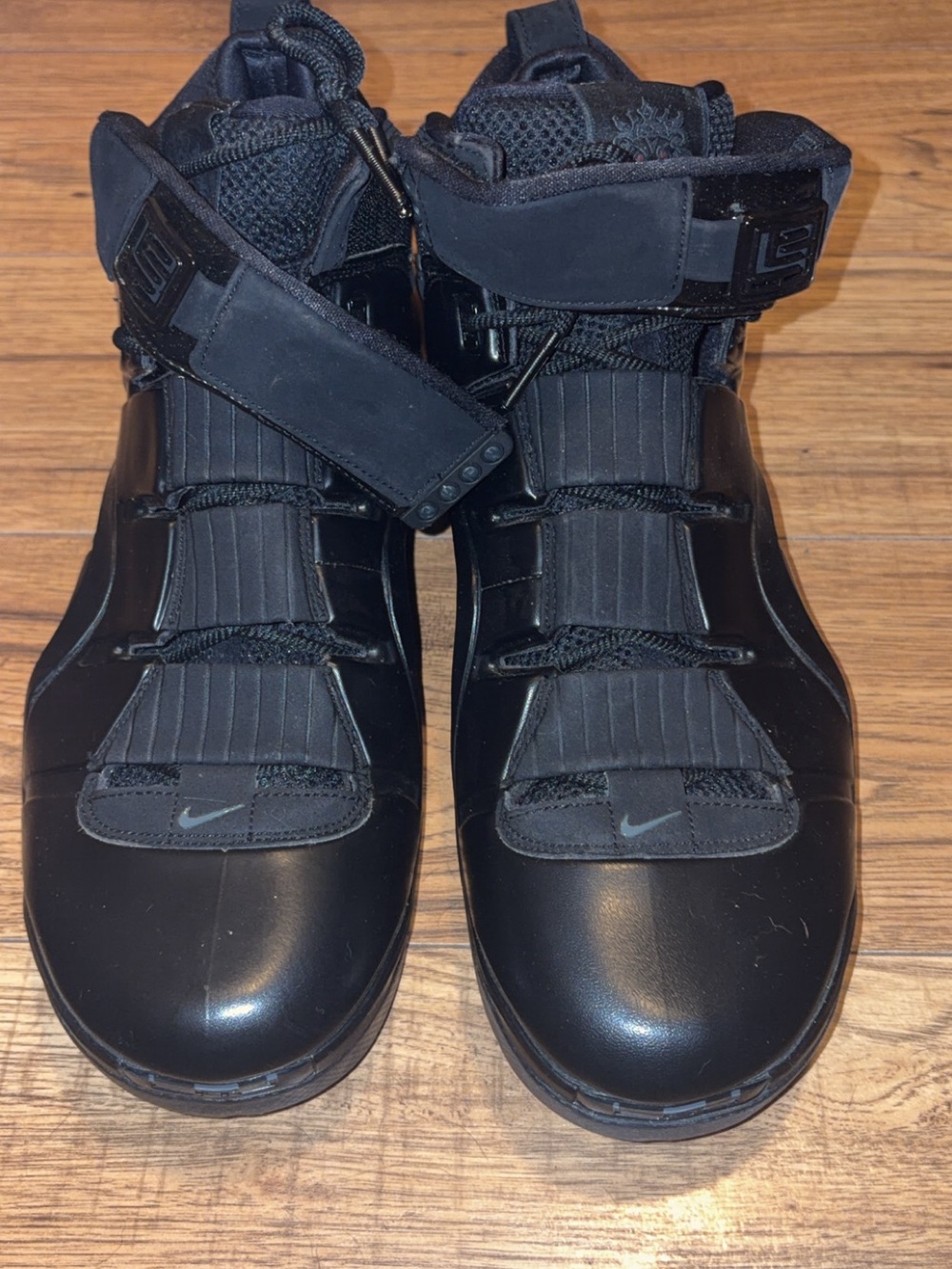 Menโs LeBron 4 Black Anthracite